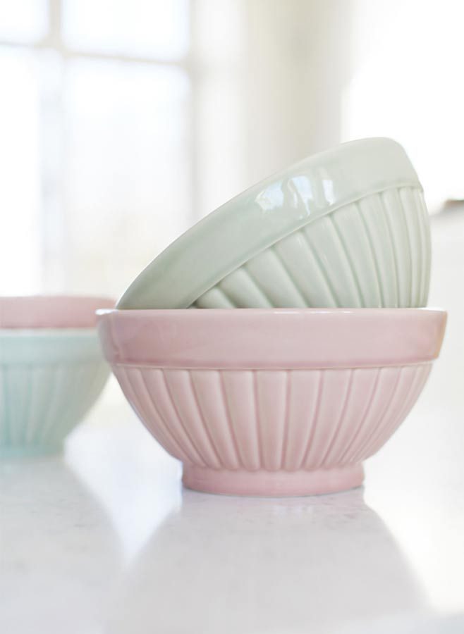 Rosa skål i keramik