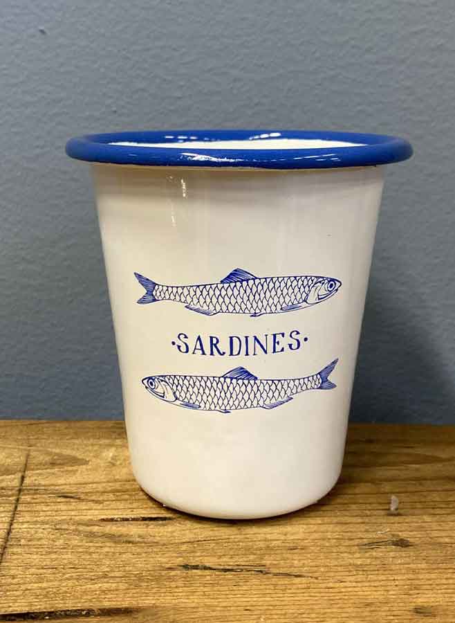 Sardiner Emaljmugg